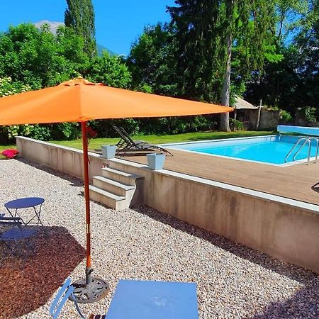 Maison Cimarron Bed & Breakfast Chateauroux-les-Alpes Bagian luar foto